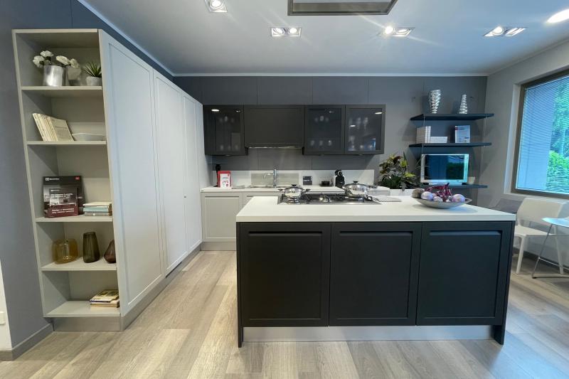 CUCINA AD ANGOLO CON ISOLA SCAVOLINI MOD.CARATTERE