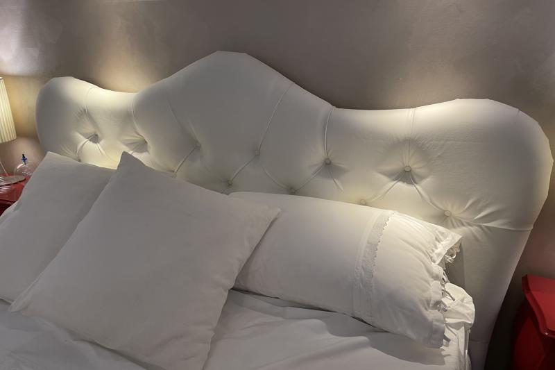LETTO CON CONTENITORE LETTISSIMI MOD.BACIO
